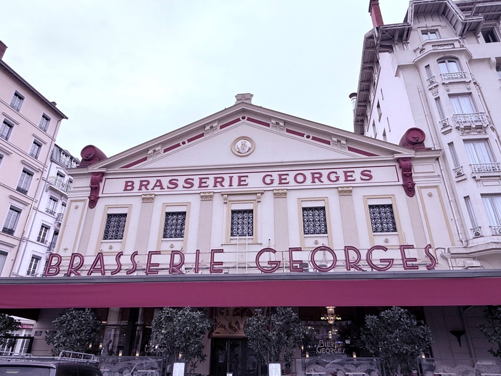 Brasserie Georges Lion- spoj tradicije, stila i lokalnih ukusa!